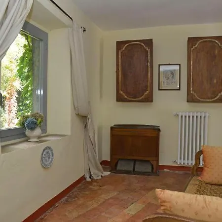 Vila Sleeps 14 *