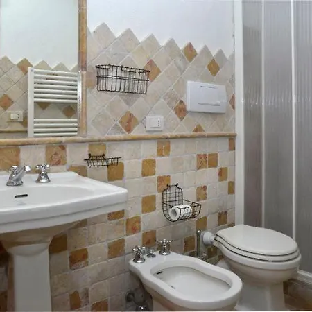 Vila Sleeps 14 *