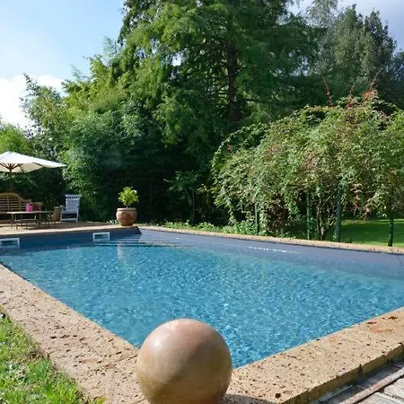 Vila Sleeps 14 Marta